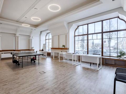 комерційна за адресою Контрактова пл., 10-А