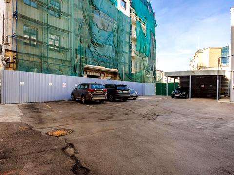 комерційна за адресою Контрактова пл., 10-А