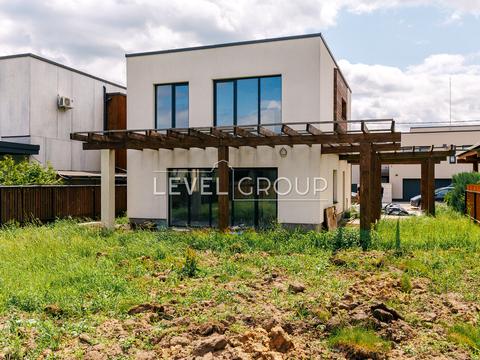 будинок за адресою вул. Щаслива, 45