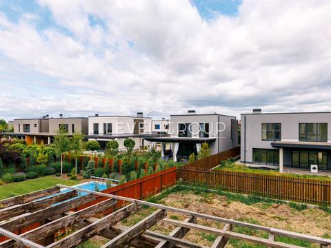 будинок за адресою вул. Щаслива, 45