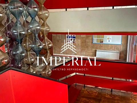 комерційна за адресою Івана Франка вул., 15