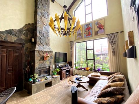 будинок за адресою Князя Святослава