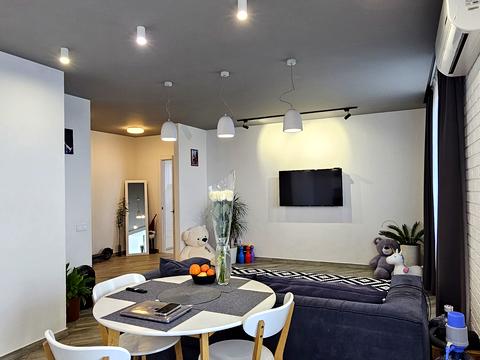 квартира за адресою Високовольтна вул., 14-М