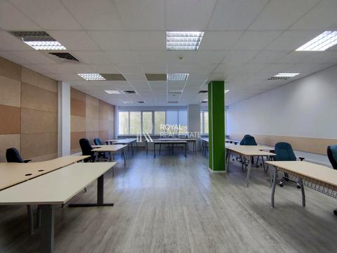 комерційна за адресою Польова вул., 24