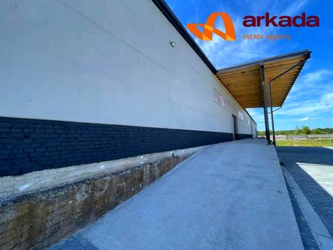 комерційна за адресою Василя Стефаника вул., 1