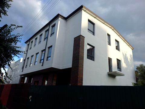 комерційна за адресою Чорновола вул., 80