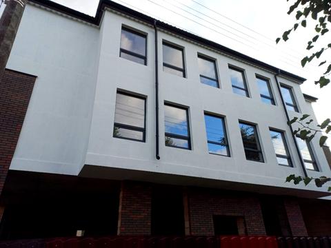 комерційна за адресою Чорновола вул., 80