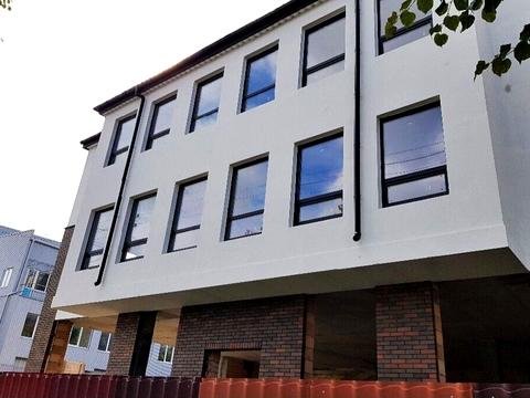 комерційна за адресою Чорновола вул., 80