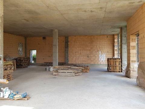 комерційна за адресою Чорновола вул., 80