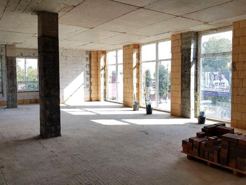 комерційна за адресою Чорновола вул., 80