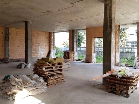 комерційна за адресою Чорновола вул., 80