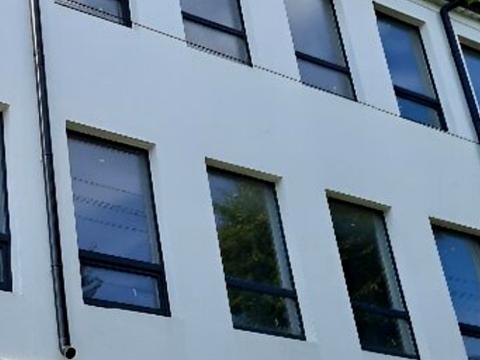 комерційна за адресою Чорновола вул., 80