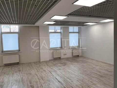 коммерческая по адресу вул. Володимирська, 38