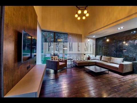 будинок за адресою Набережна вул.