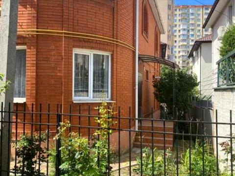 будинок за адресою Левітана вул.