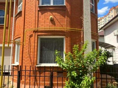 будинок за адресою Левітана вул.