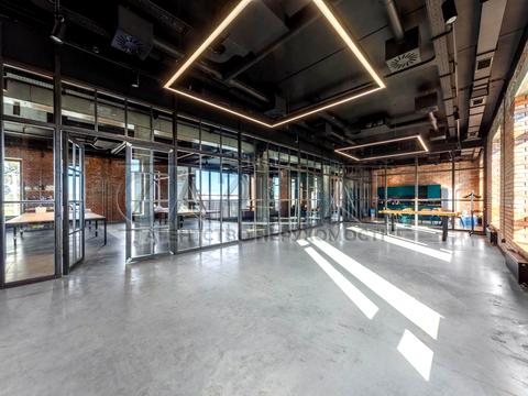 комерційна за адресою Київ, вул. В'ячеслава Чорновола, 18д