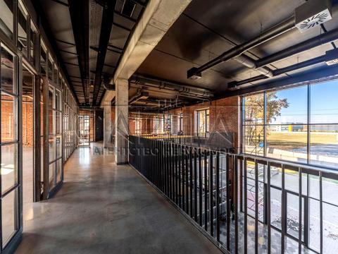 комерційна за адресою Київ, вул. В'ячеслава Чорновола, 18д