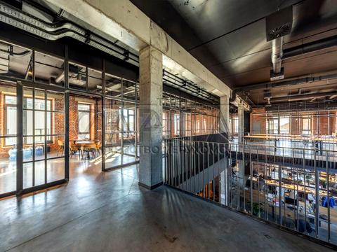 комерційна за адресою Київ, вул. В'ячеслава Чорновола, 18д