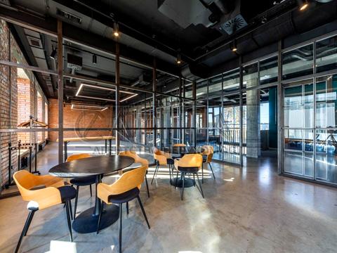 комерційна за адресою Київ, вул. В'ячеслава Чорновола, 18д