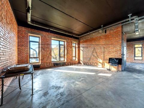 комерційна за адресою Київ, вул. В'ячеслава Чорновола, 18д