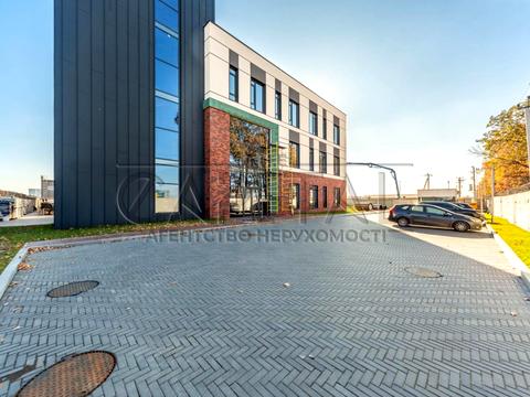 комерційна за адресою Київ, вул. В'ячеслава Чорновола, 18д