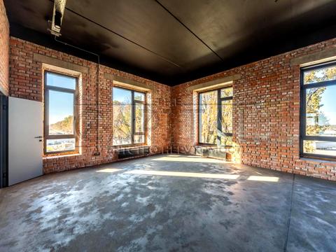 комерційна за адресою Київ, вул. В'ячеслава Чорновола, 18д