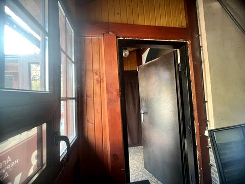 комерційна за адресою Руська вул., 27