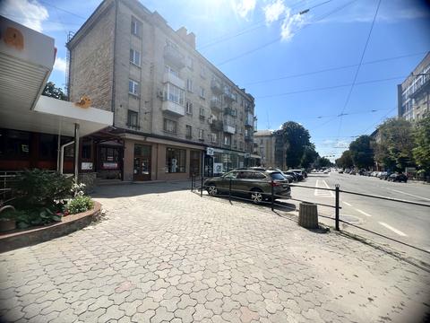 комерційна за адресою Руська вул., 27