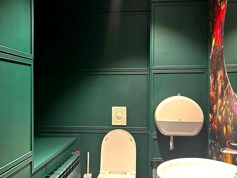 комерційна за адресою Костянтинівська вул., 16