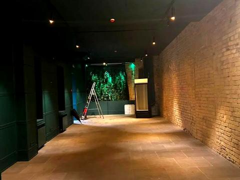 комерційна за адресою Костянтинівська вул., 16