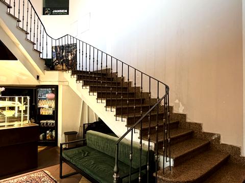 комерційна за адресою Жилянська вул., 59