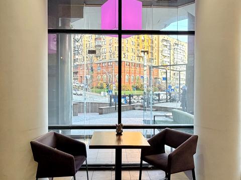 комерційна за адресою Жилянська вул., 59