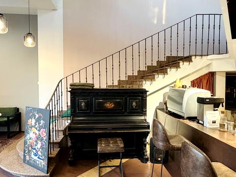 комерційна за адресою Жилянська вул., 59