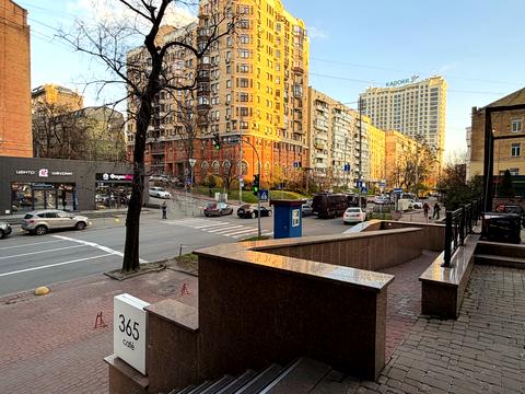 комерційна за адресою Жилянська вул., 59