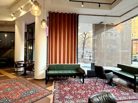 комерційна за адресою Жилянська вул., 59