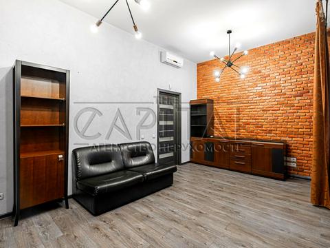 коммерческая по адресу вул. Воздвиженська, 42