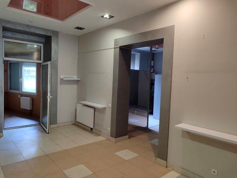 комерційна за адресою Степана Бандери вул. (), 2