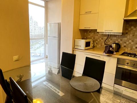 квартира за адресою Богдана Хмельницького бульв., 11