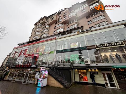 комерційна за адресою Незалежності вул., 10