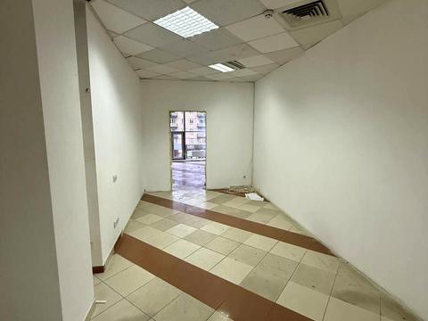 комерційна за адресою Незалежності вул., 10