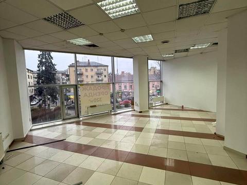 комерційна за адресою Незалежності вул., 10