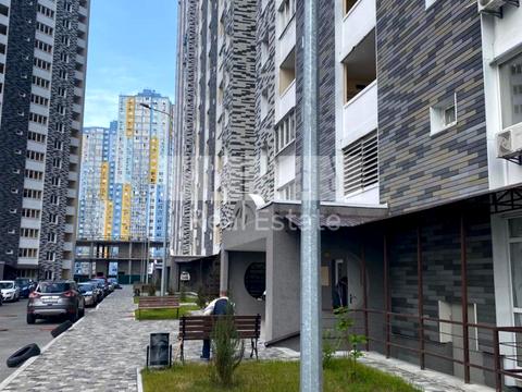 комерційна за адресою Ревуцького вул., 54-А