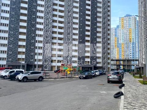 комерційна за адресою Ревуцького вул., 54-А