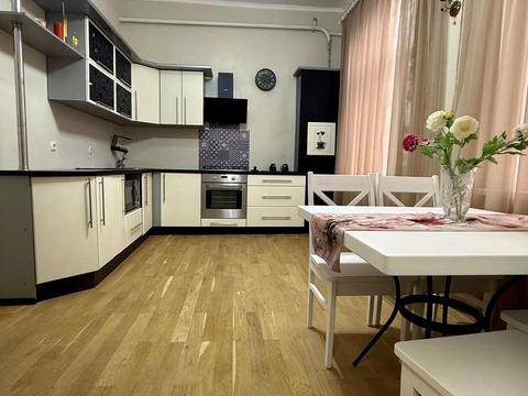 квартира за адресою Василя Симоненка вул., 4