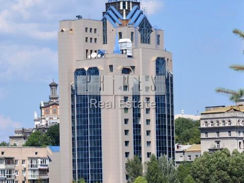 комерційна за адресою Шовковична вул., 42/44