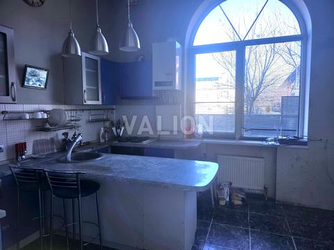 будинок за адресою Квітнева вул., 1