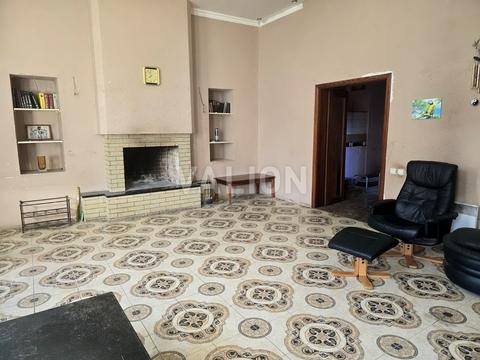 будинок за адресою Квітнева вул., 1