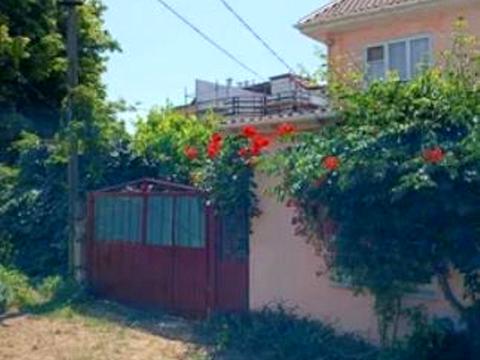 будинок за адресою Молодіжна вул.