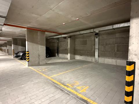 паркомісце за адресою Будівельна вул., 2